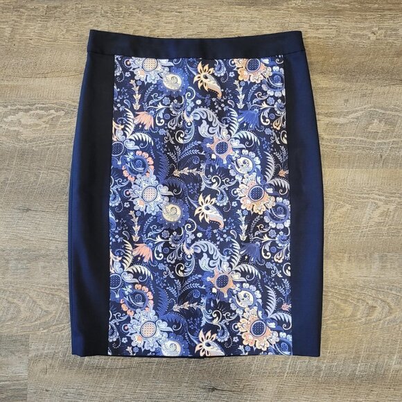 CLUB MONACO | Floral Pencil Skirt Navy Blue | Sz. 6 - Picture 2 of 8